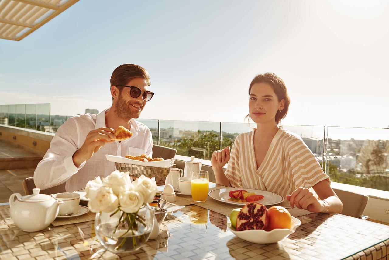 El Embajador, A Royal Hideaway Hotel Santo Domingo Zewnętrze zdjęcie Breakfast at the West Hollywood Hotel
