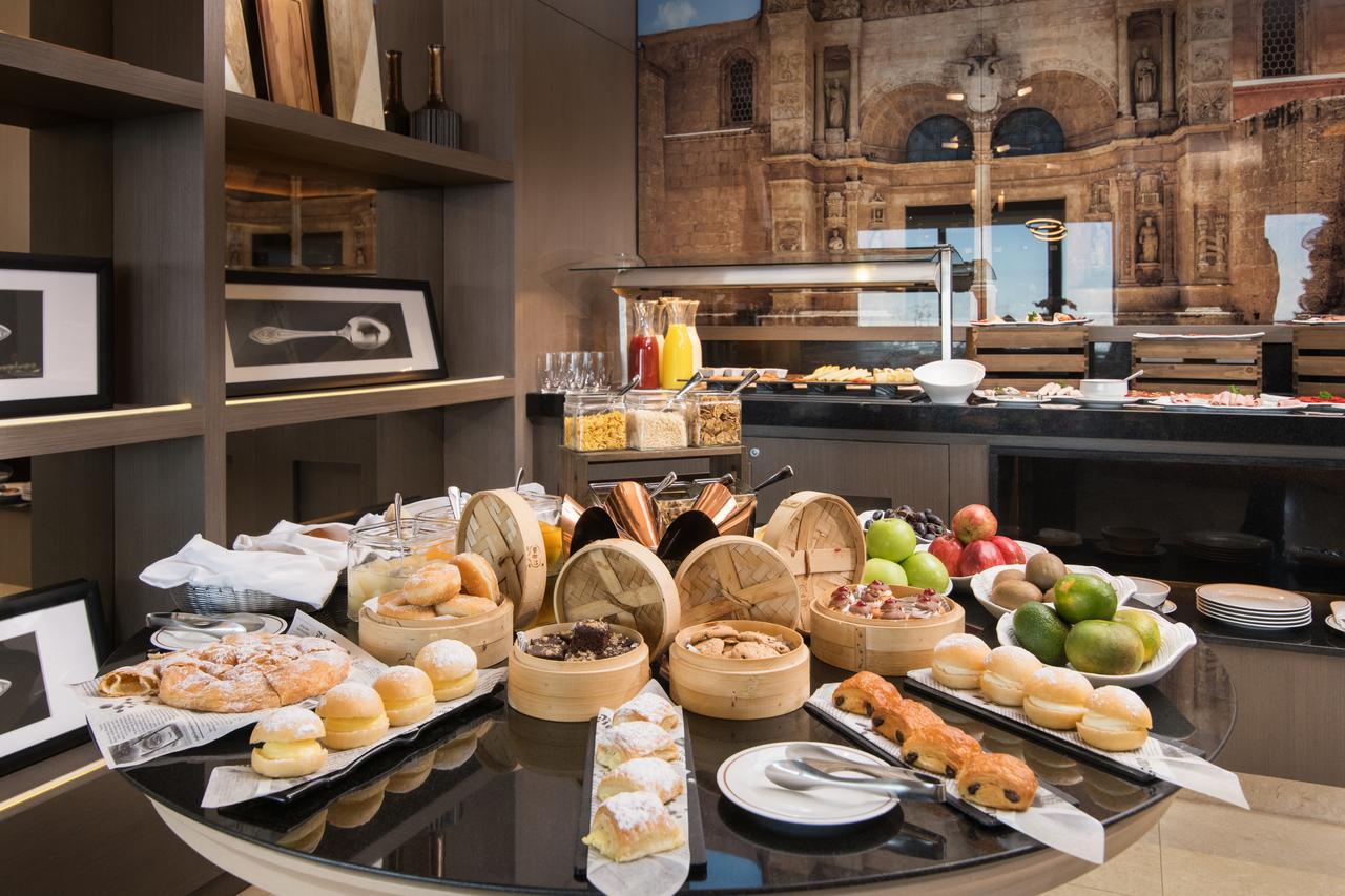 El Embajador, A Royal Hideaway Hotel Santo Domingo Zewnętrze zdjęcie Dim sum at the buffet