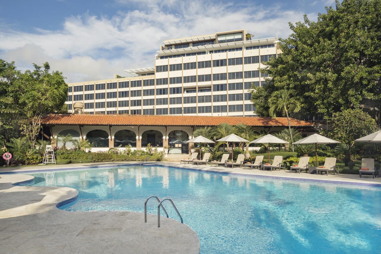 El Embajador, A Royal Hideaway Hotel Santo Domingo Zewnętrze zdjęcie The hotel's swimming pool