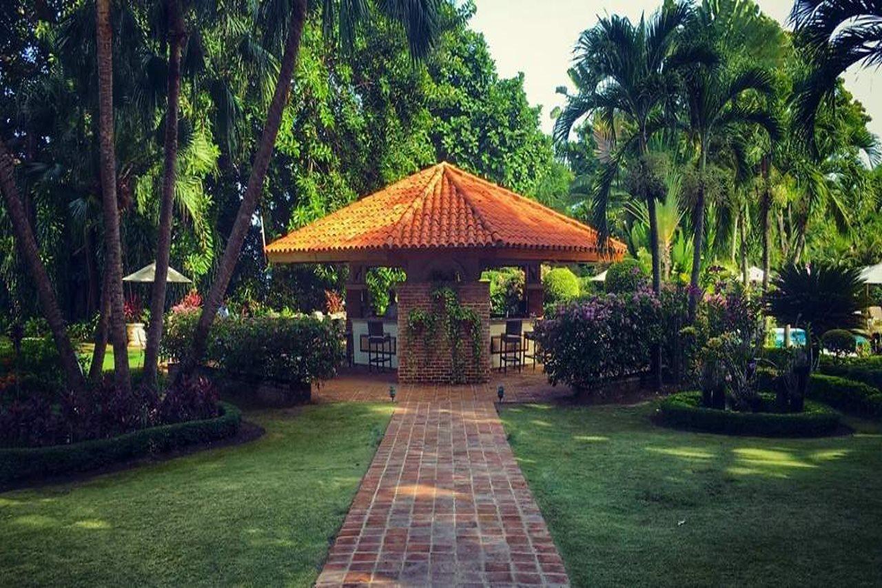 El Embajador, A Royal Hideaway Hotel Santo Domingo Zewnętrze zdjęcie The University of the Philippines Diliman
