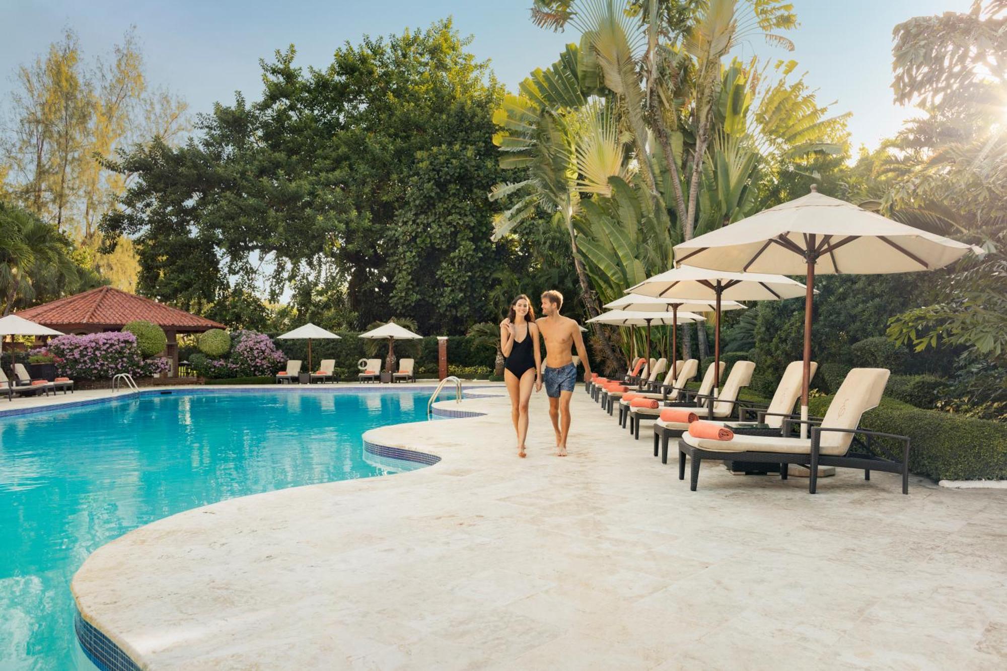 El Embajador, A Royal Hideaway Hotel Santo Domingo Zewnętrze zdjęcie The pool at the Four Seasons Hotel