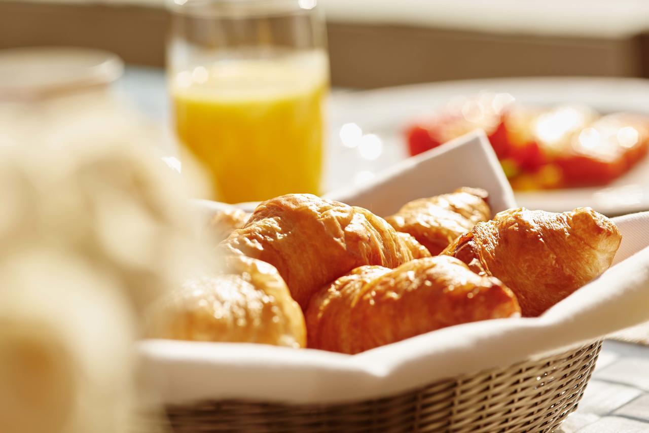 El Embajador, A Royal Hideaway Hotel Santo Domingo Zewnętrze zdjęcie Croissants